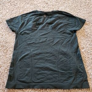 Athleta Seamless T shirt